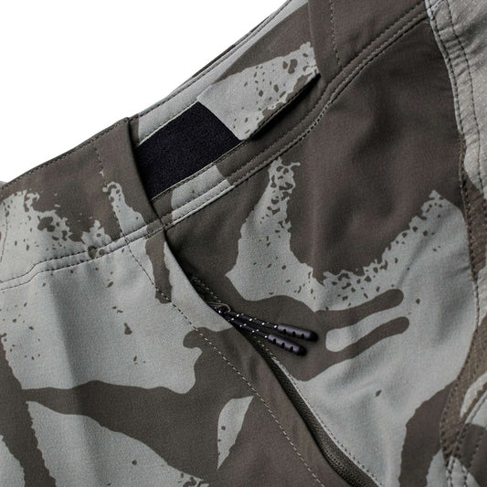 SKYLINE SHORT SHELL SHADOW CAMO OLIVE