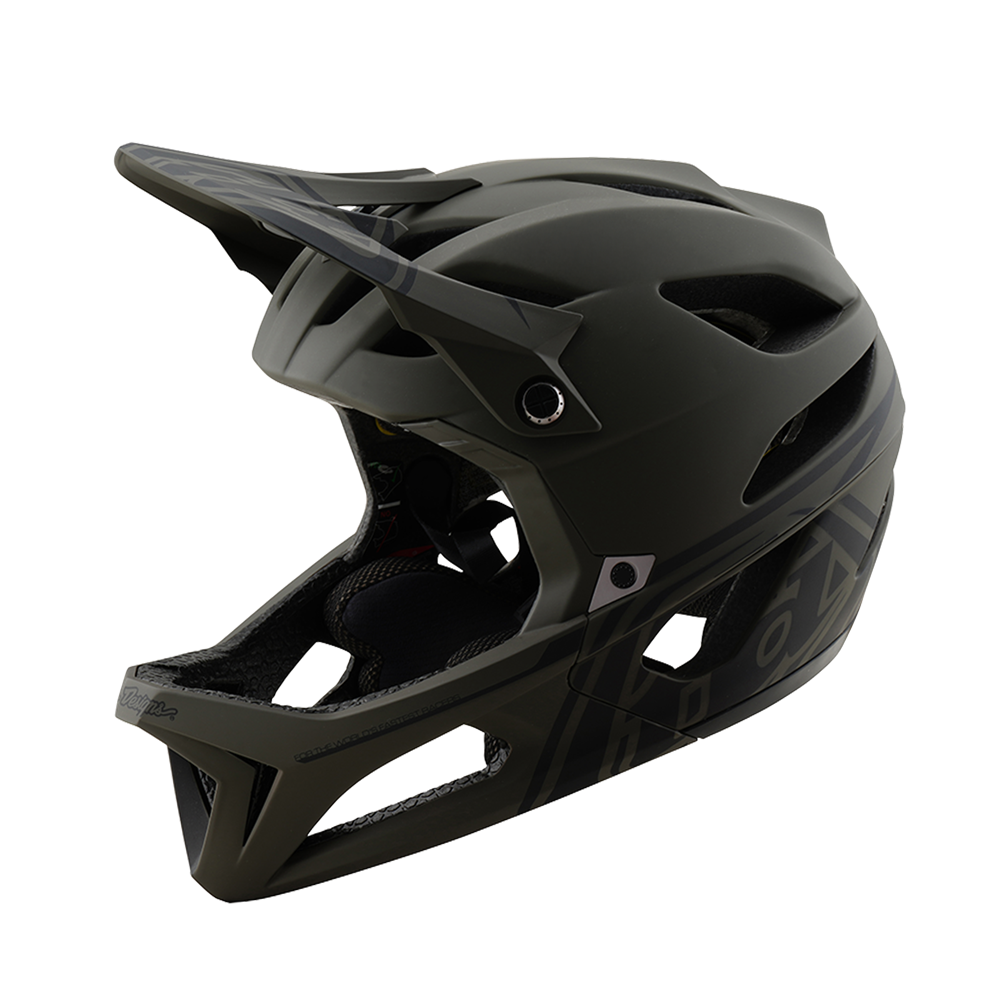 STAGE AS HELMET STEALTH CAPER