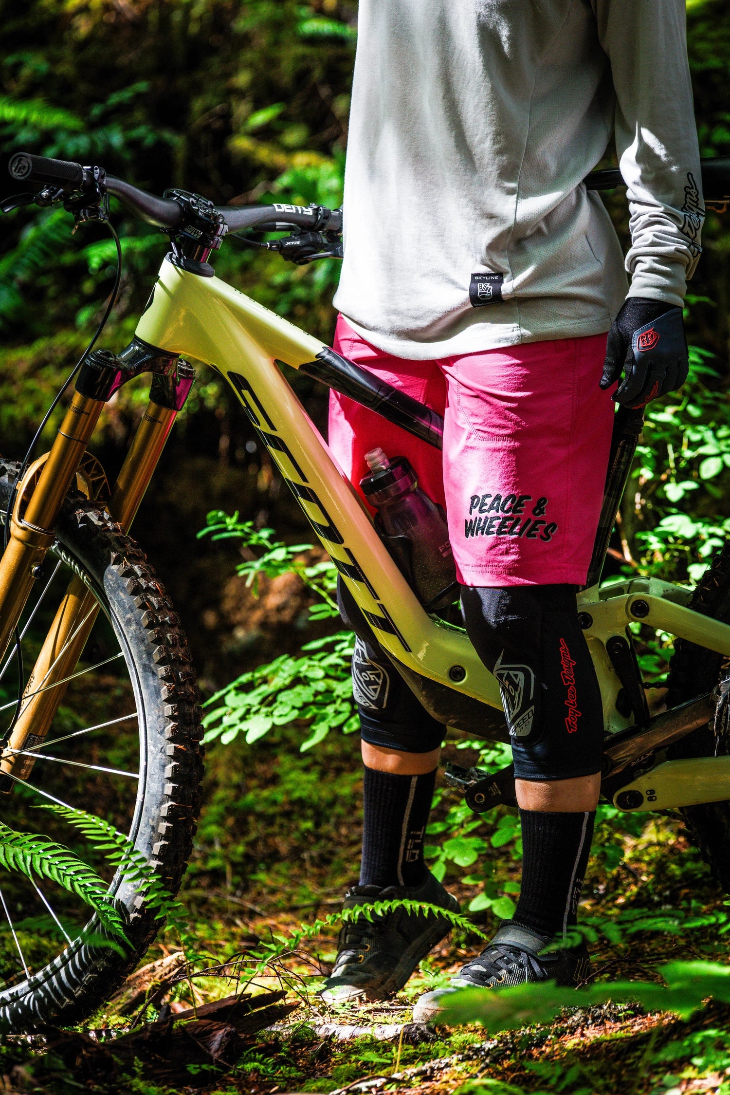 Flowline Gloves