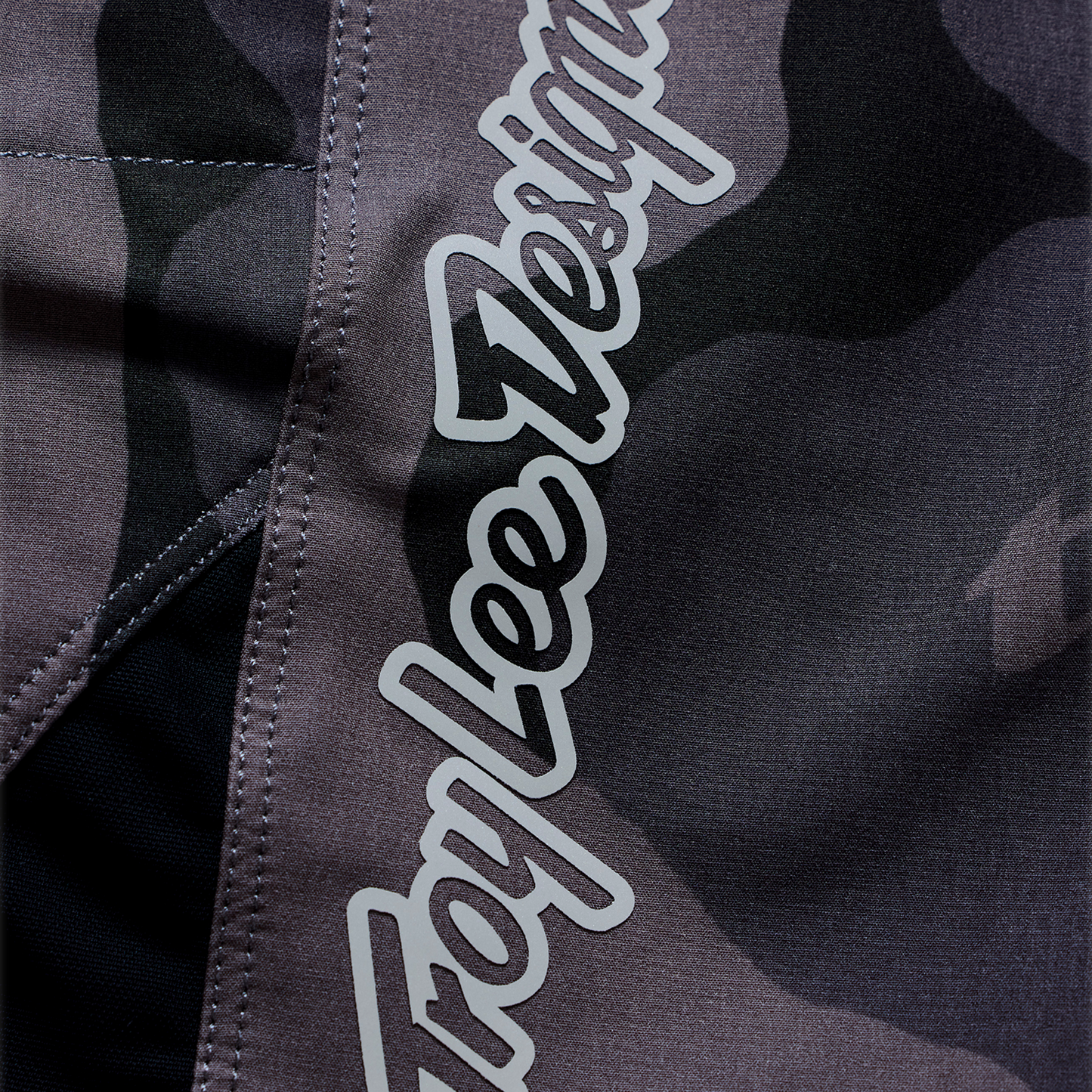 SKYLINE PRO SHORT SHELL FLOW CAMO CARBON