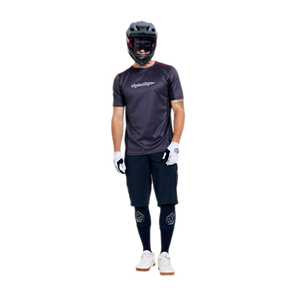 STAGE SHORT SHELL MONO BLACK