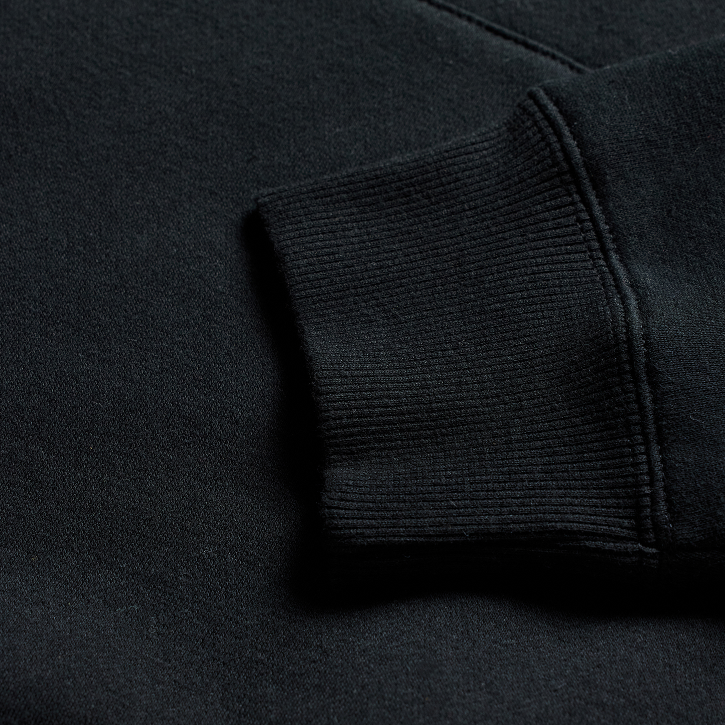 BADGE PULLOVER HOODIE BLACK / GRAY