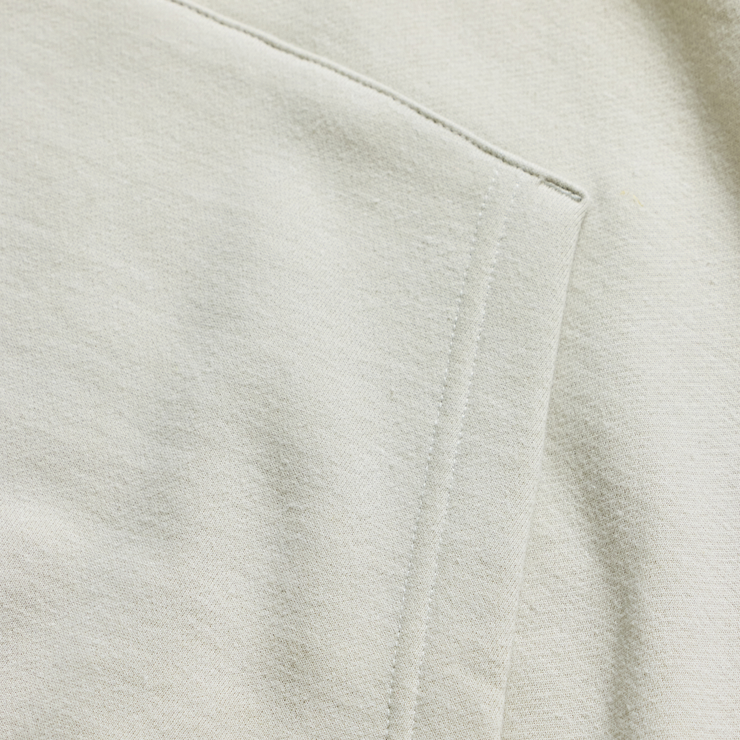 BADGE PULLOVER HOODIE PUMICE