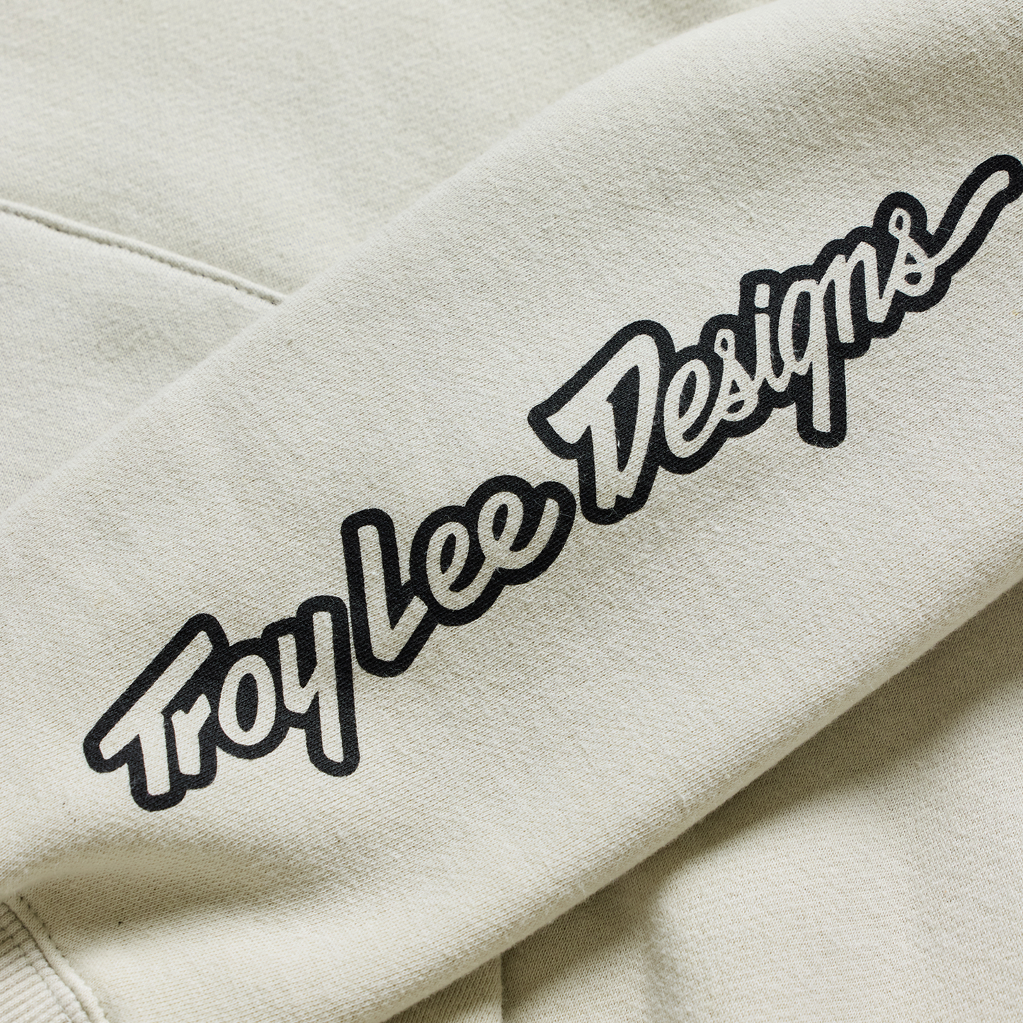 BADGE PULLOVER HOODIE PUMICE