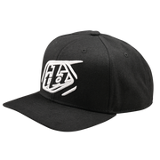 CURVED SNAPBACK HAT BADGE BLACK